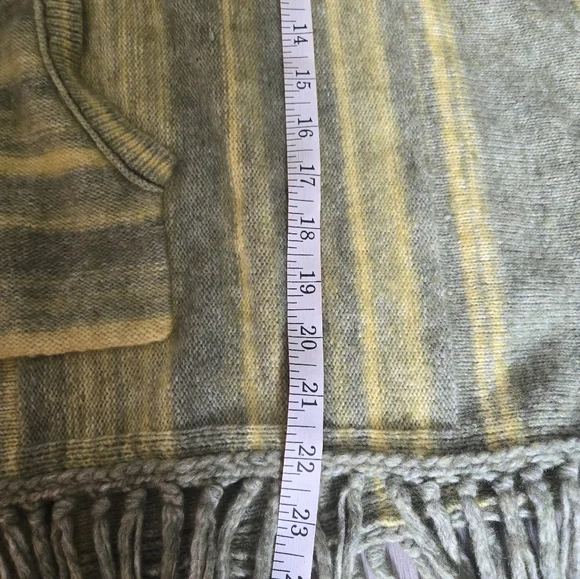 Raquel Allegra Wool Cashmere Fringe Poncho Cape Pocket Braided Green One Size - Picture 10 of 11